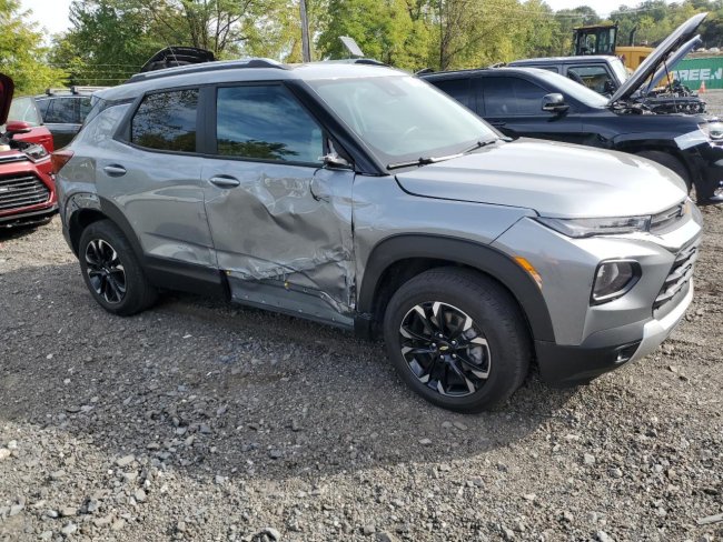 Salvage 2023 Chevrolet Trailblazer Lt in Gray