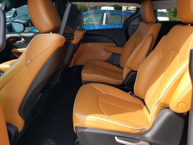 Salvage 2022 Chrysler Pacifica Pinnacle in Blue
