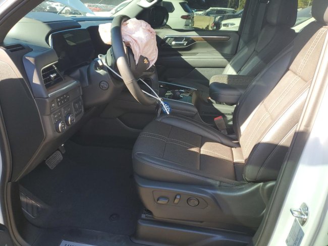 Salvage 2025 Chevrolet Suburban High Country in White