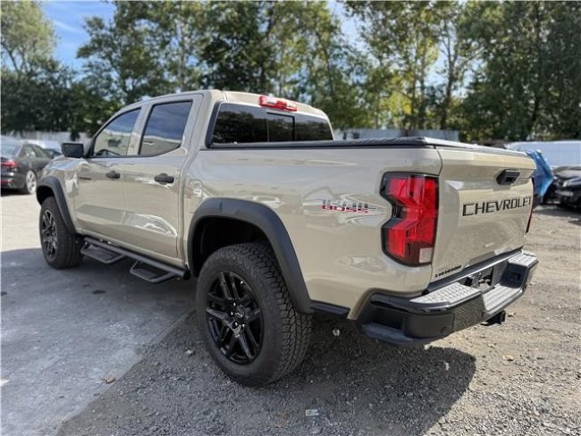 Salvage 2024 Chevrolet Colorado Trail Boss in Cream