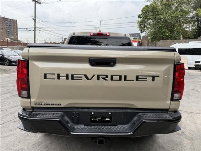 Salvage 2024 Chevrolet Colorado Trail Boss in Cream