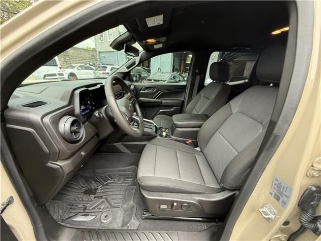 Salvage 2024 Chevrolet Colorado Trail Boss in Cream