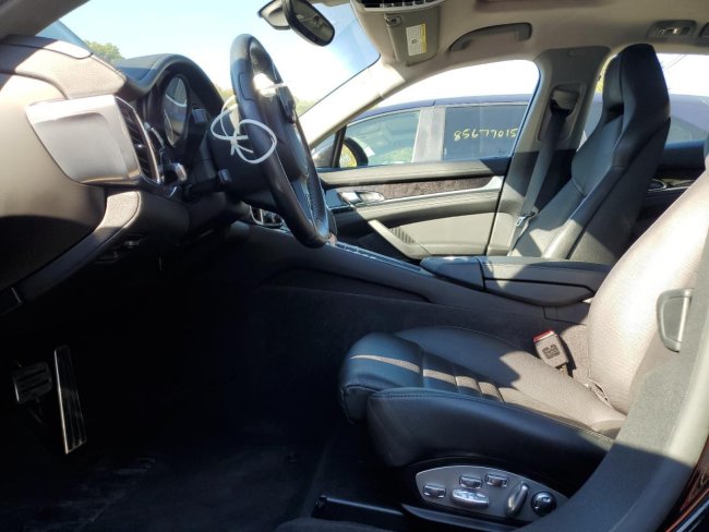 Salvage 2016 Porsche Panamera  in Black