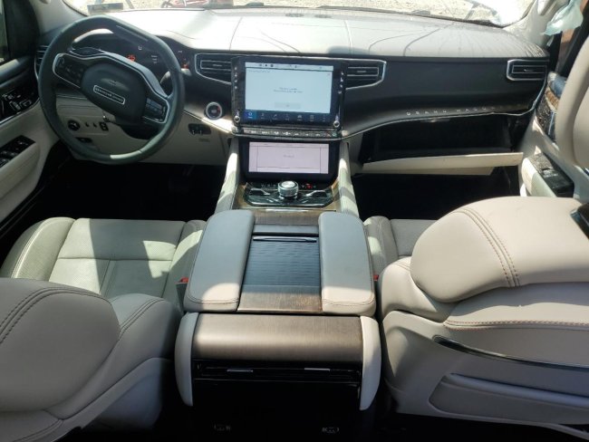 Salvage 2024 Jeep Grand Wagoneer  in White