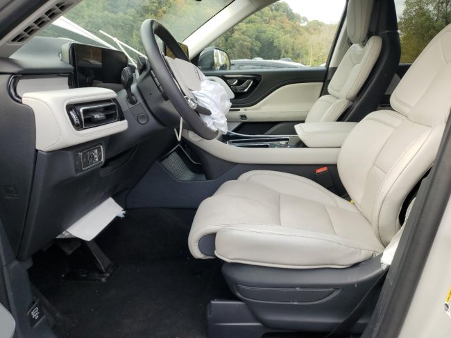 Salvage 2025 Lincoln Aviator Reserve in White