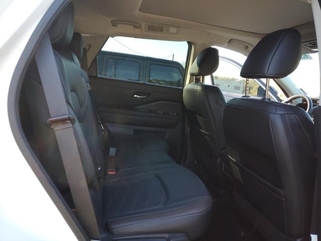 Salvage 2023 Nissan Pathfinder Platinum in White