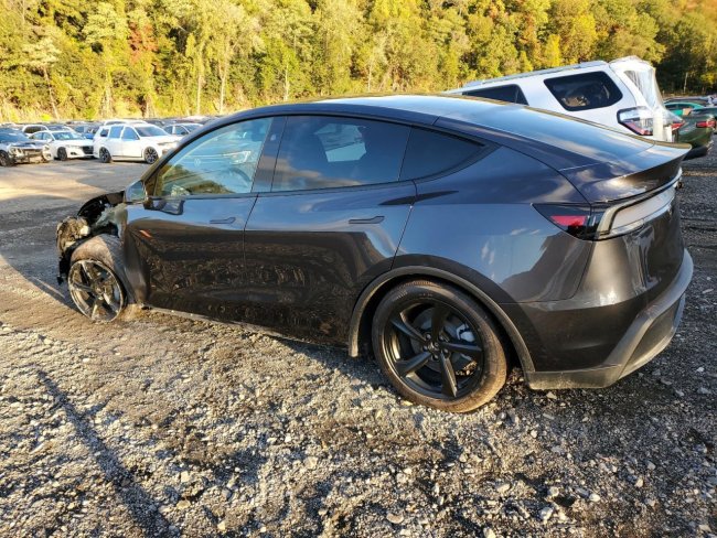 Salvage 2026 Tesla Model Y  in Black