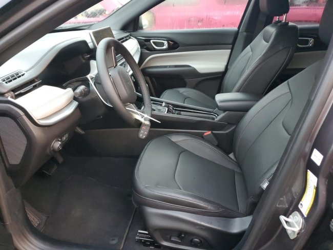 Salvage 2024 Jeep Compass Limited in Gray
