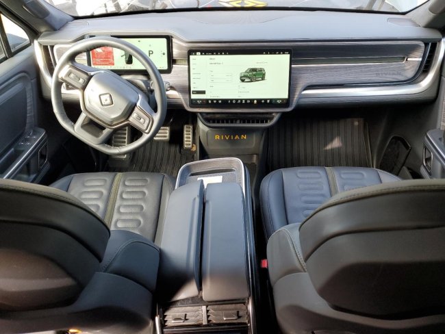 Salvage 2023 Rivian R1s Launch Edition in Green