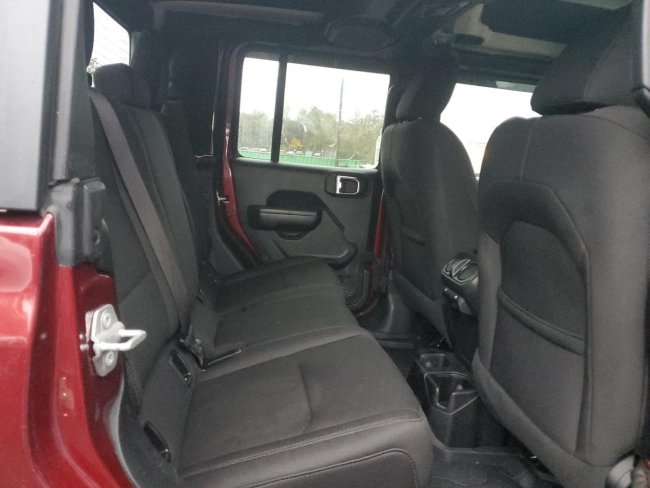 Salvage 2021 Jeep Gladiator  in Бордовый