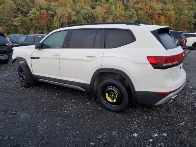 Salvage 2025 Volkswagen Atlas Peak Edition Se in White