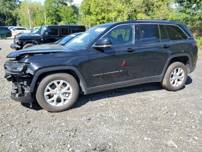 Salvage 2023 Jeep Grand Cherokee Limited in Black