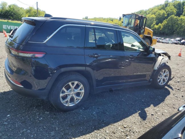 Salvage 2023 Jeep Grand Cherokee Limited in Black