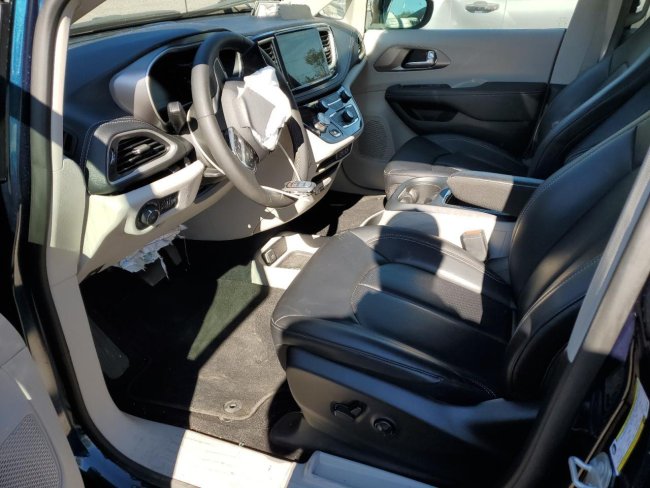 Salvage 2023 Chrysler Pacifica  in Blue