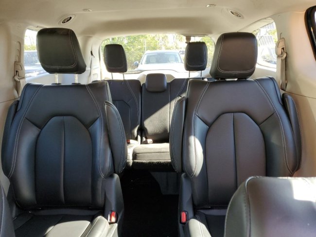 Salvage 2023 Chrysler Pacifica  in Blue