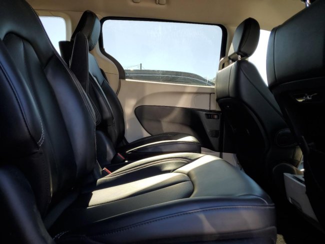 Salvage 2023 Chrysler Pacifica  in Blue