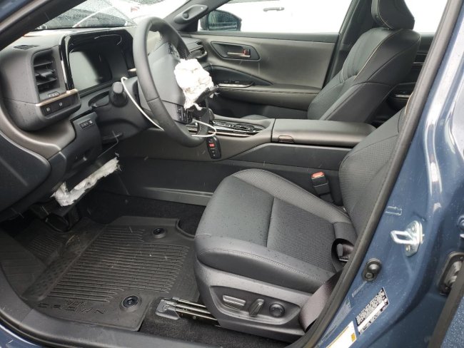 Salvage 2026 Toyota Crown Xle in Gray