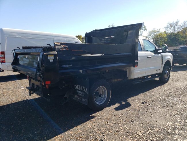 Salvage 2023 Ford F350  in White