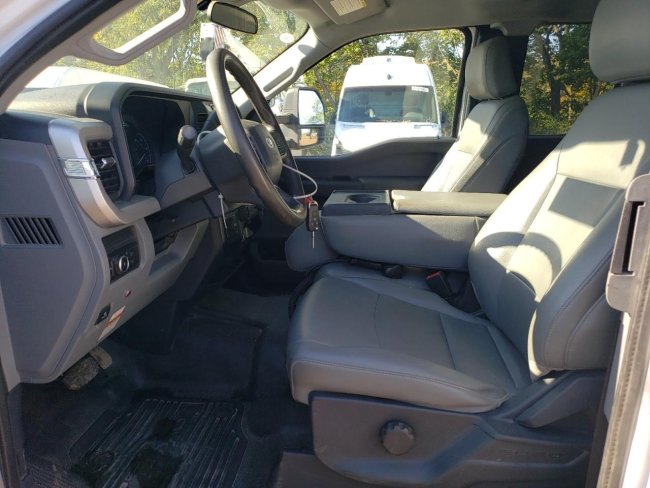 Salvage 2023 Ford F350  in White