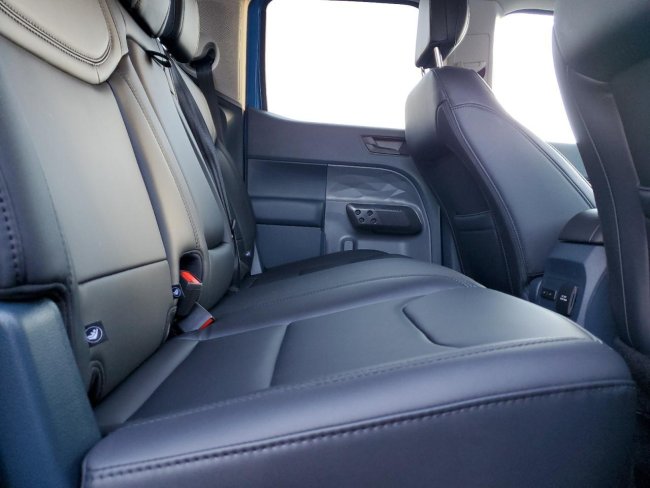 Salvage 2025 Ford Maverick Lariat in Blue