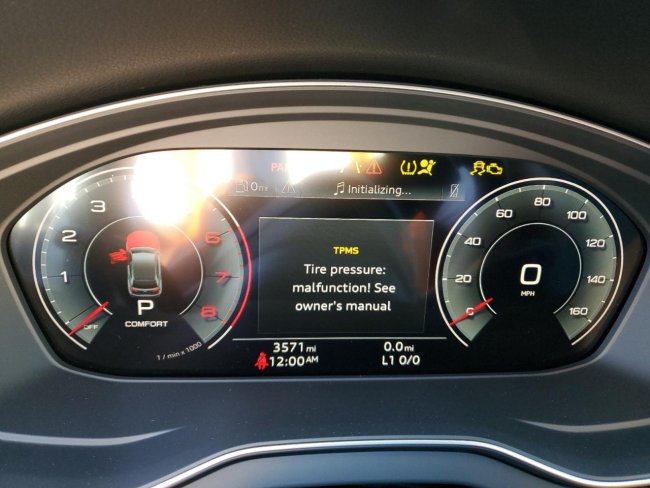 Salvage 2025 Audi Q5 Premium 40 in Gray