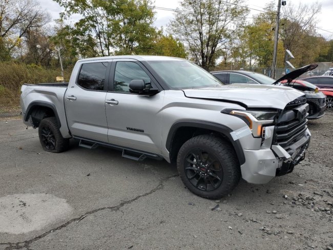 Salvage 2025 Toyota Tundra  in Gray