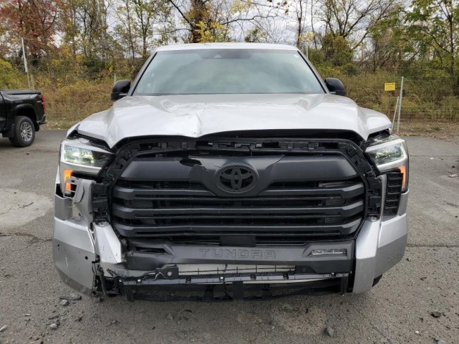 Salvage 2025 Toyota Tundra  in Gray