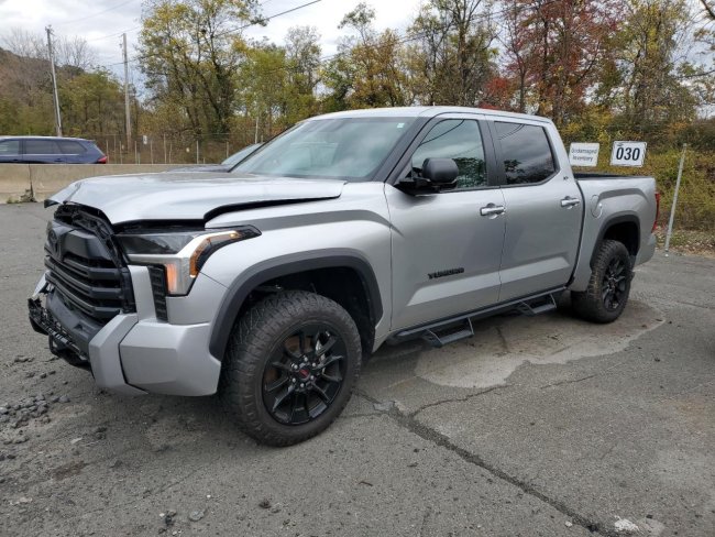 Salvage 2025 Toyota Tundra  in Gray