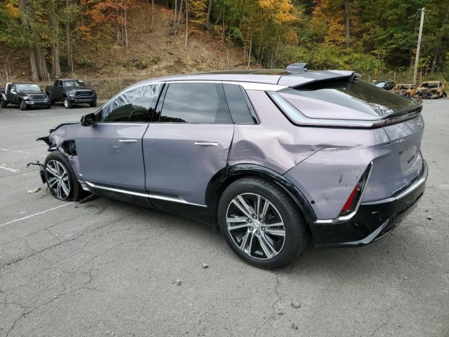 Salvage 2024 Cadillac Lyriq  in Green