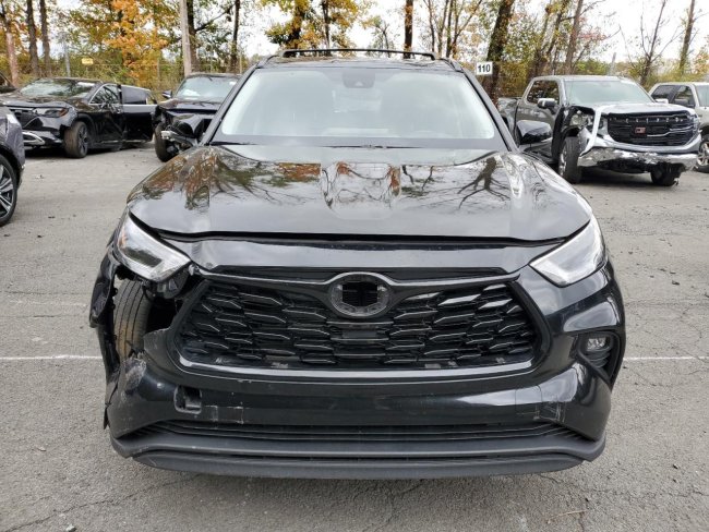 Salvage 2024 Toyota Highlander Hybrid Xle in Black