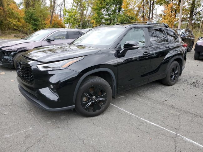 Salvage 2024 Toyota Highlander Hybrid Xle in Black