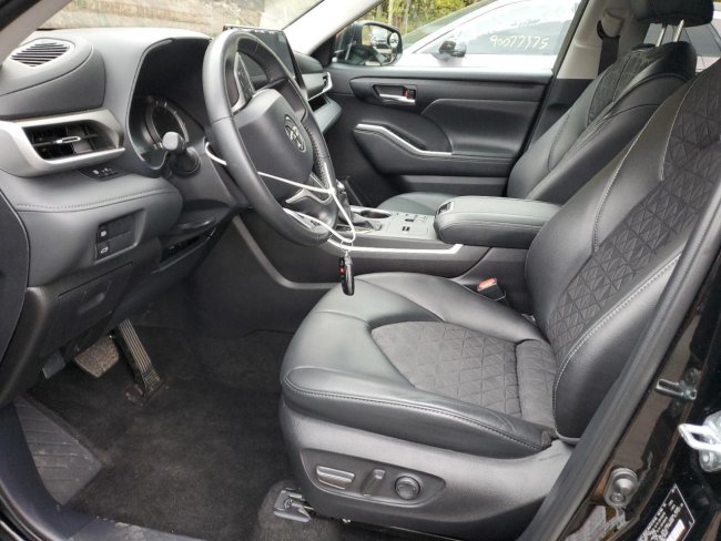 Salvage 2024 Toyota Highlander Hybrid Xle in Black