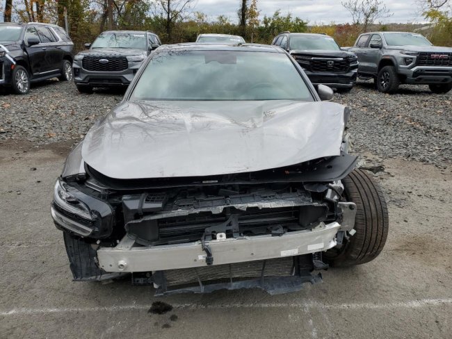 Salvage 2025 Genesis G70  in Gray