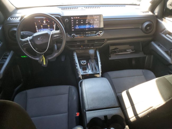 Salvage 2023 Chevrolet Colorado Trail Boss in Коричневый