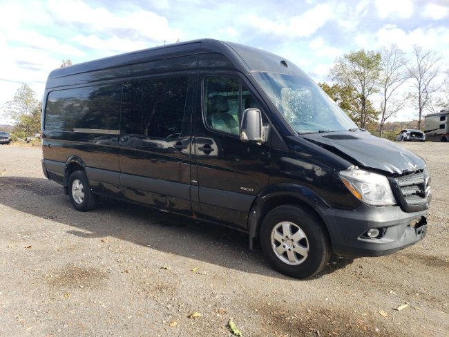 Salvage 2016 Mercedes-benz Sprinter  in Black