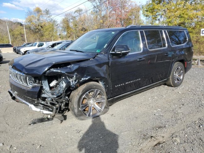 Salvage 2023 Jeep Grand Wagoneer L  in Черный