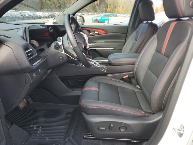 Salvage 2025 Chevrolet Traverse Rs in Белый