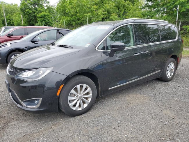 Salvage 2018 Chrysler Pacifica Touring L in Gray
