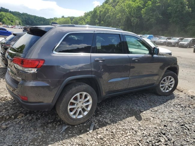 Salvage 2021 Jeep Grand Cherokee Laredo in Gray