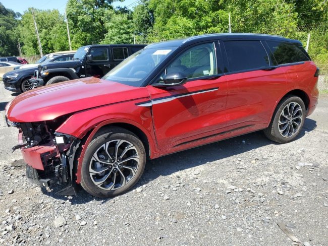 Salvage 2025 Lincoln Nautilus  in Burgundy