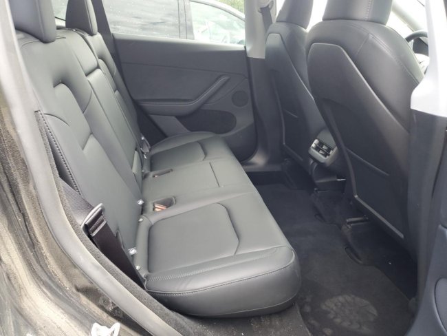 Salvage 2025 Tesla Model Y  in Black