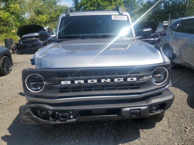Salvage 2024 Ford Bronco Black Diamond in Gray