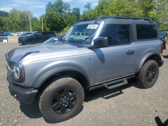 Salvage 2024 Ford Bronco Black Diamond in Gray