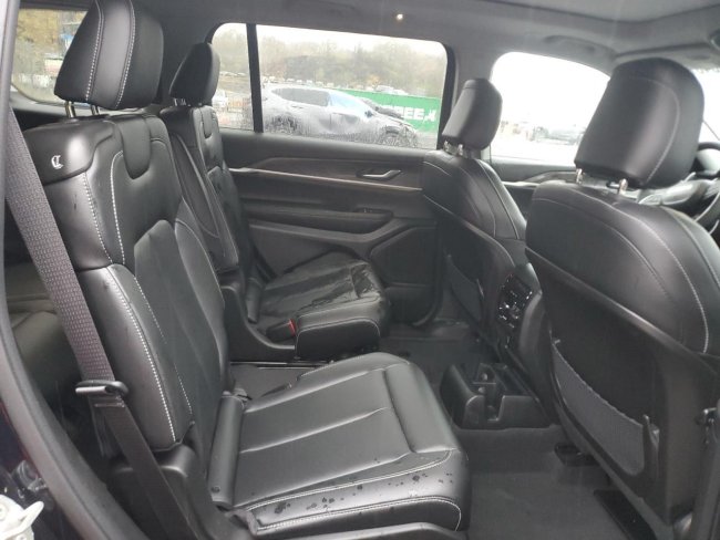 Salvage 2023 Jeep Grand Cherokee L Limited in Black