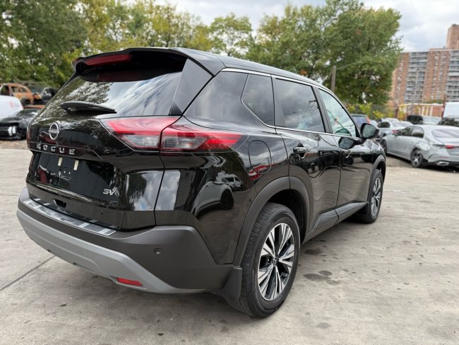 Salvage 2023 Nissan Rogue Sv in Black