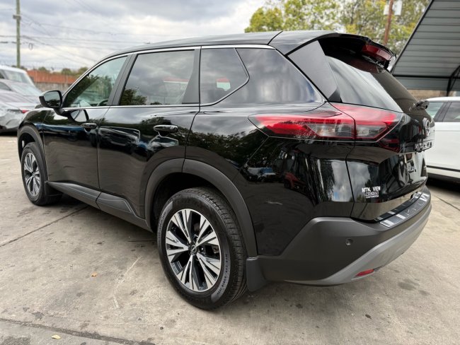 Salvage 2023 Nissan Rogue Sv in Black