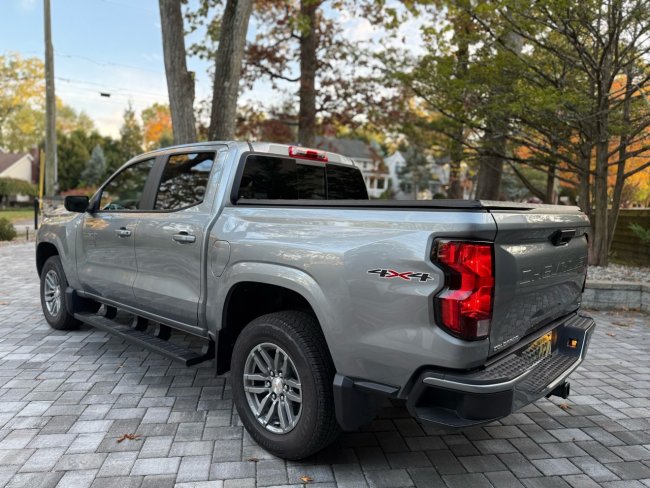 Salvage 2024 Chevrolet Colorado Lt in Gray