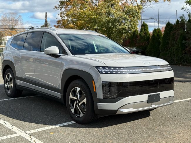 Salvage 2026 Hyundai Ioniq 9 Se Awd in Gray