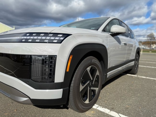 Salvage 2026 Hyundai Ioniq 9 Se Awd in Gray