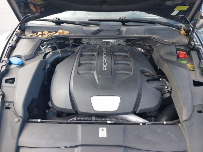 Salvage 2013 Porsche Cayenne Diesel in Black